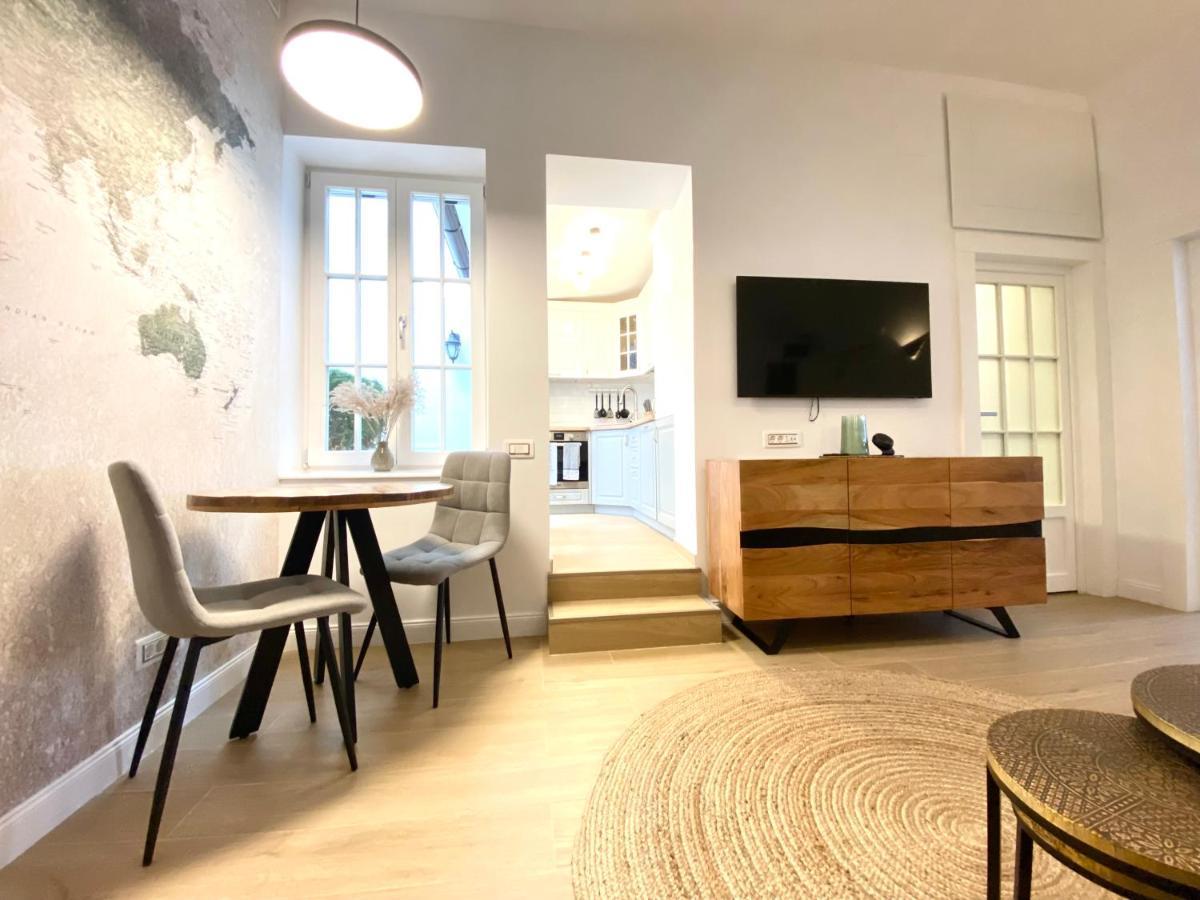 10 Council Square Apartment Brasov Bagian luar foto