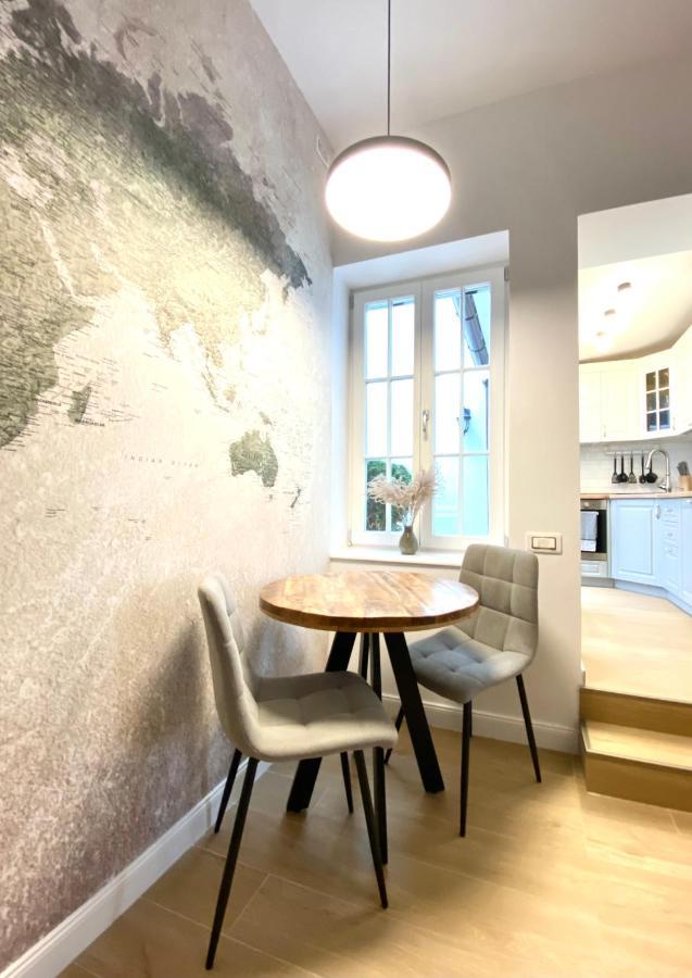 10 Council Square Apartment Brasov Bagian luar foto